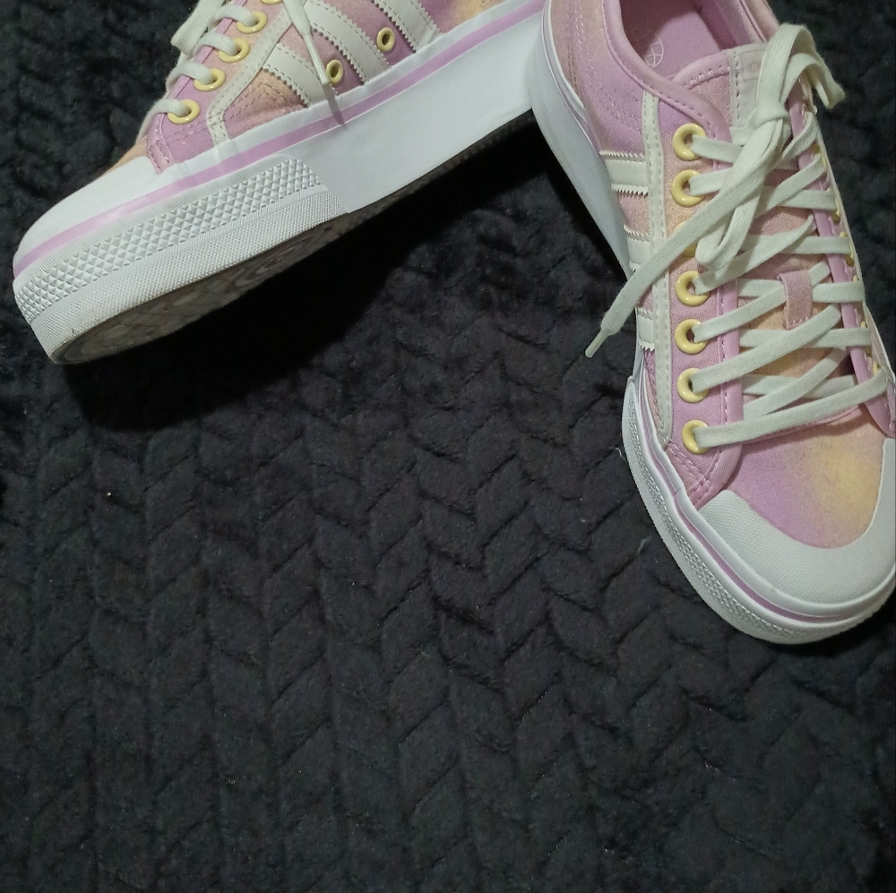 Shoes - Picture 8 of 10